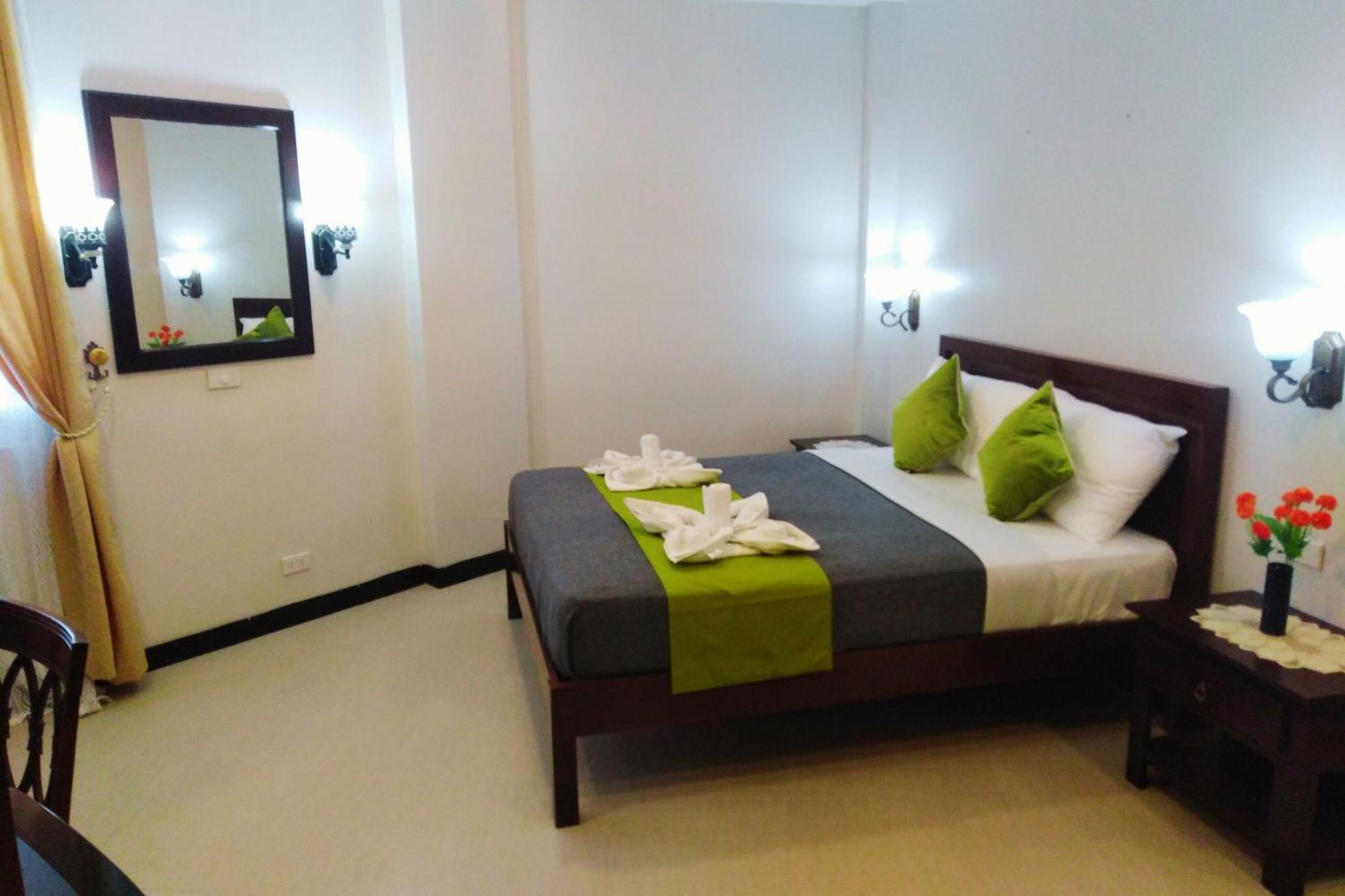 Venezia Suites Hotel Iloilo Room photo