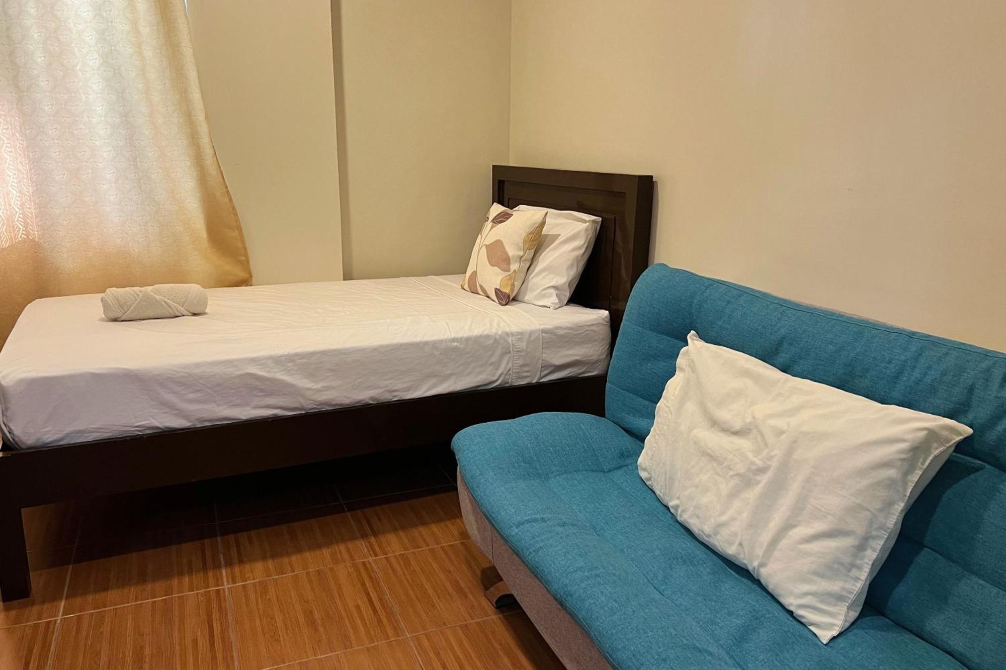 Venezia Suites Hotel Iloilo Room photo