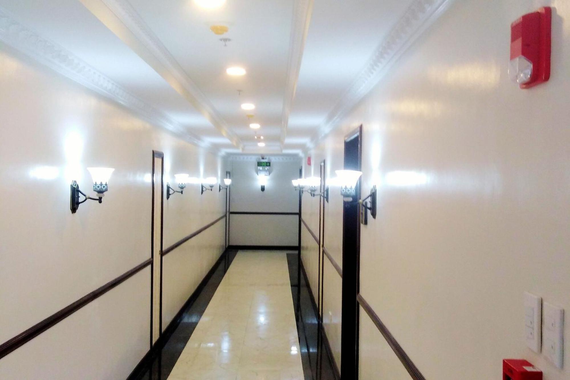 Venezia Suites Hotel Iloilo Exterior photo